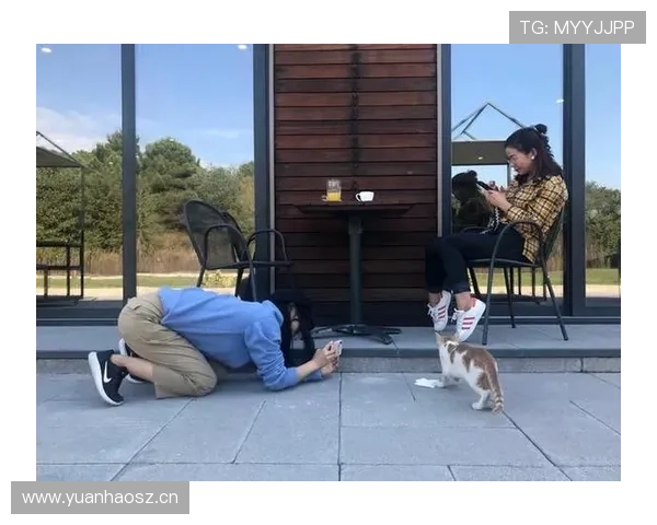 季丽萍居然连朋友圈都没见她发过一次普通吃饭照，这生活太神秘了吧！