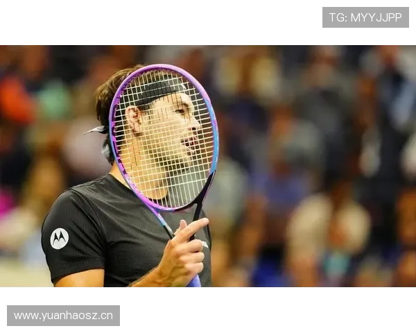 德约科维奇凌晨去便利店买三明治，穿得比我家还贵