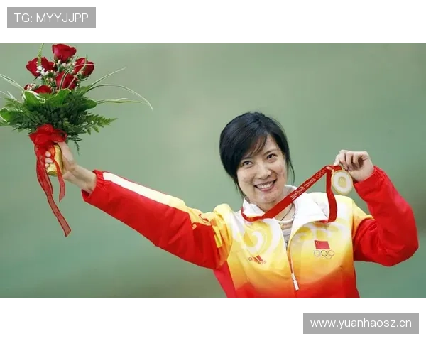 杜丽退役后住进四合院，每天五点起床练枪？